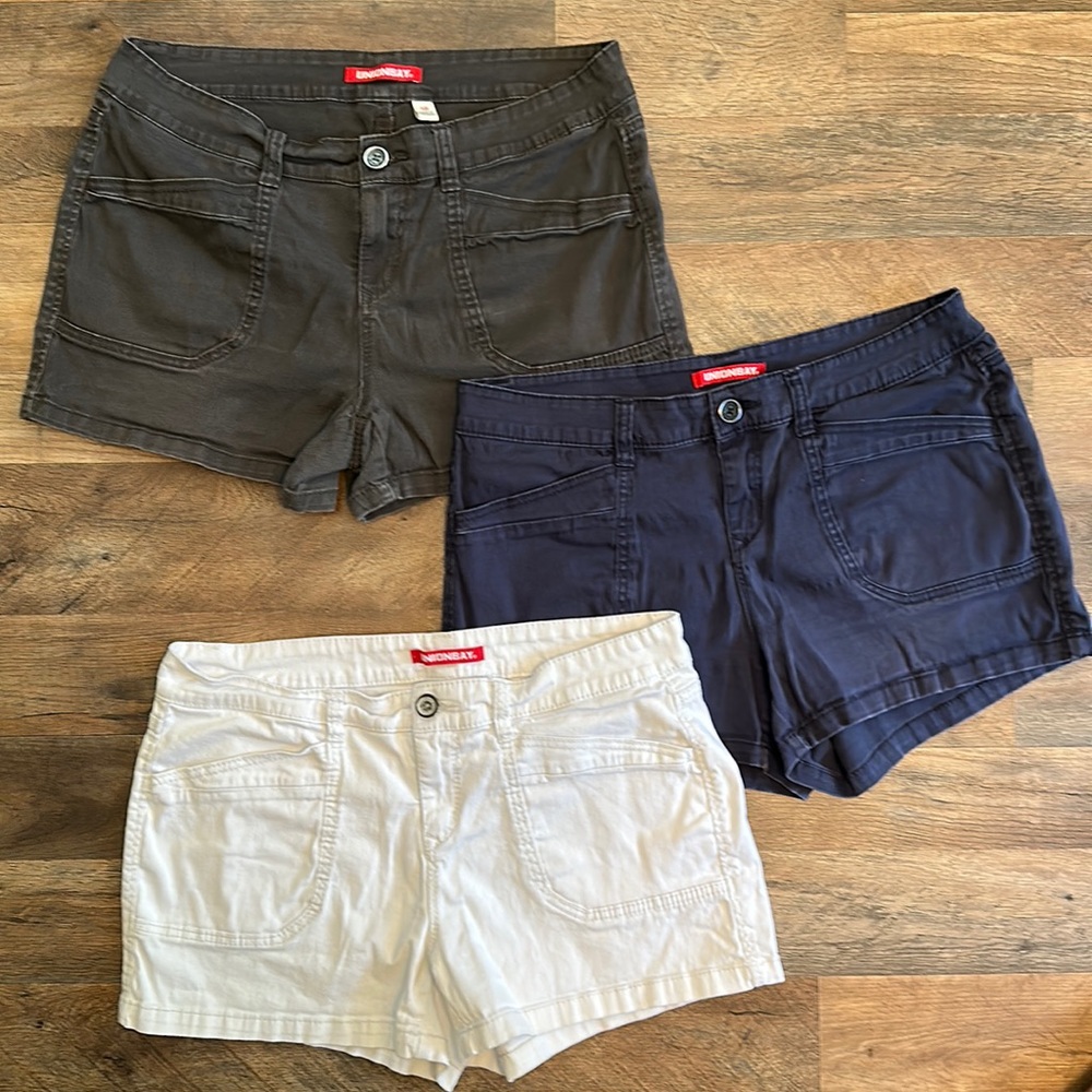 Lot of 3 Unionbay Women's Delaney Stretch 3.5" Inseam Short